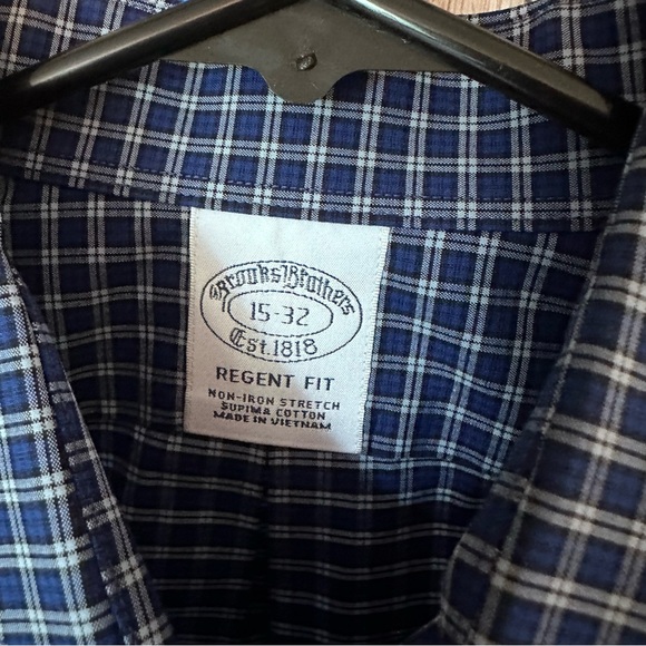 ๐๏ธ Blue and White Regent Fit 15-32 Button Down Dress Shirt - Picture 3 of 6